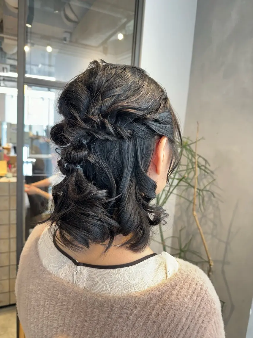 ミディアム ヘアアレンジ ハーフアップ ボブ 透明感カラー✨艶髪 制作🌱山根あゆみのヘアスタイル