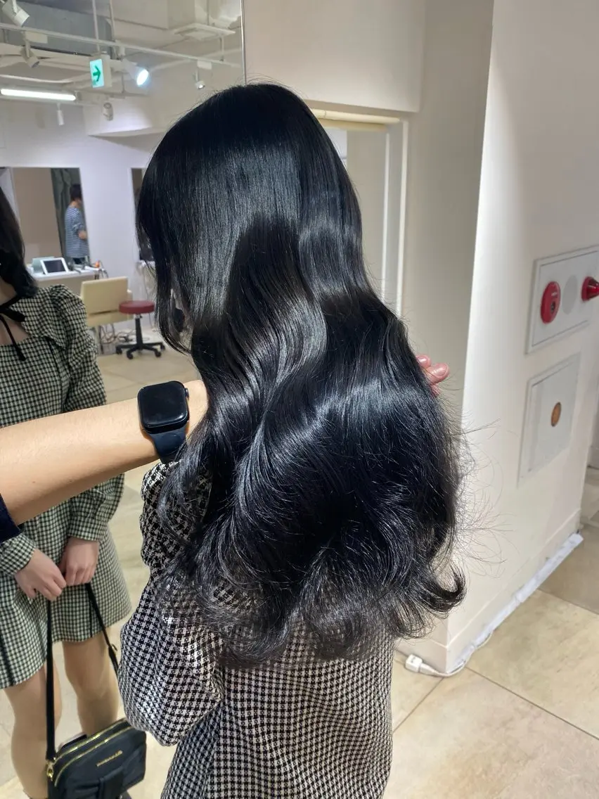 セミロング カラー 黒髪 ブルーカラー ブルーブラック 暗色カラー/レイヤー 🩶KAITOのヘアスタイル
