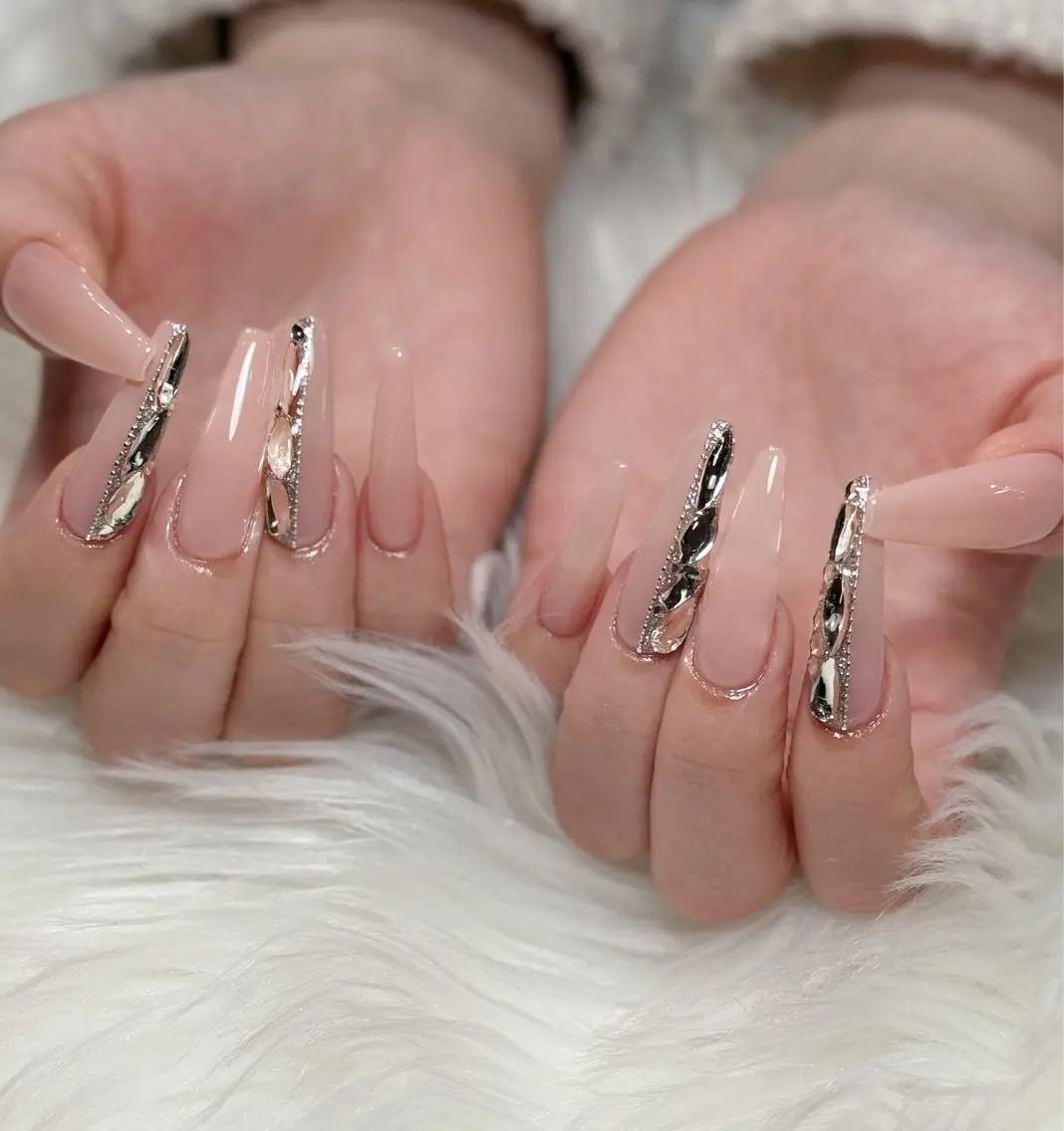 ネイル オーロラネイル チークネイル フットネイル フレンチネイル ジェルネイル ハンドネイル Nichi Nailsのネイルデザイン