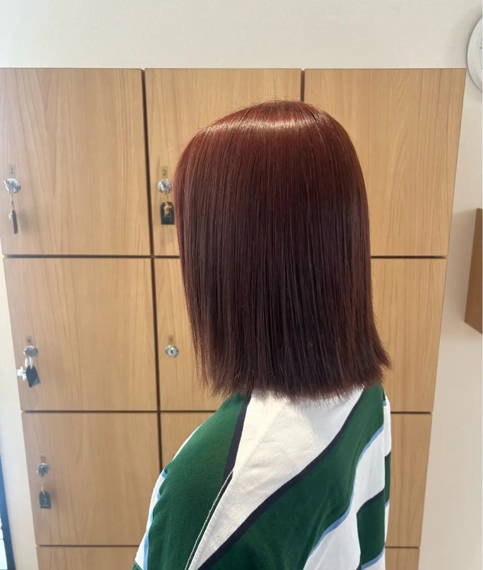 ミディアム レッドブラウン 渡辺 望愛のヘアスタイル