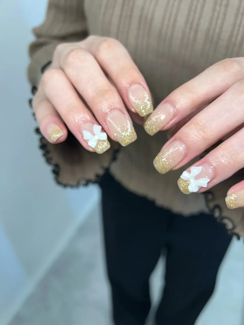 ネイル ジェルネイル ゴールド ラメ(グリッター) ラメグラデーション マグネットネイル ハンドネイル ハンドケア Bana_ Nailのネイルデザイン