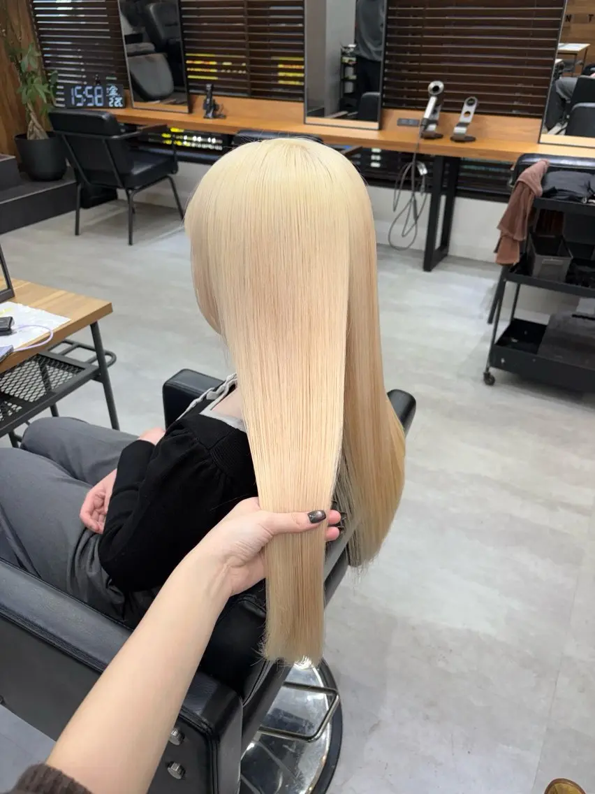 ロング カラー 抜きっぱなしブロンド ブロンド ヘアカラー ENA💗NEXT /ハイトーンエクステのヘアスタイル