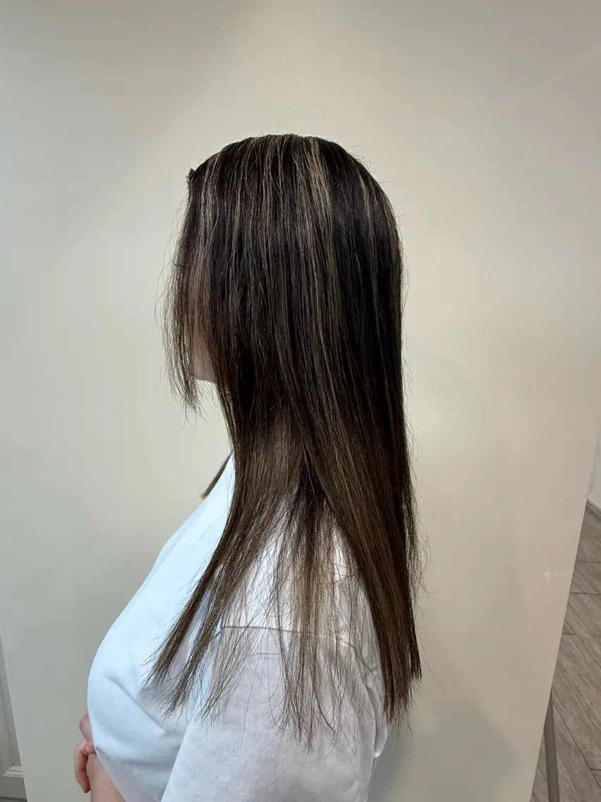 ミディアム レイヤーカット カット 鮫島 唯那のヘアスタイル