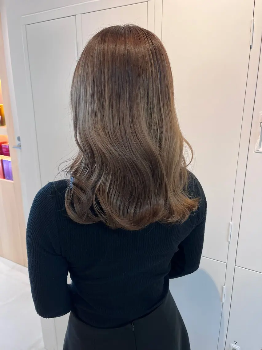 ミディアム カラー ハイライトカラー ハイライト カット ヘアカラー トリートメント 恒松 大毅のヘアスタイル
