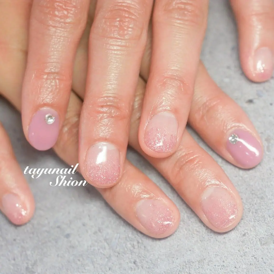 ネイル ブルー ジェルネイル グラデーション ラメ(グリッター) ラメグラデーション ネイルサロン 【たゆnail】のネイルデザイン