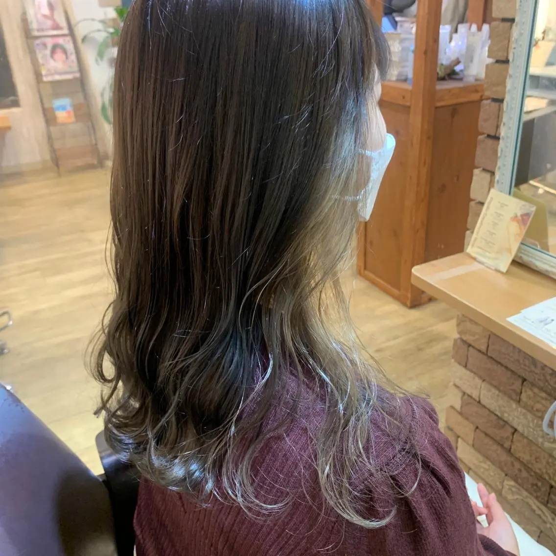 ミディアム カラー ベージュカラー ブリーチ カット ヘアカラー regalo Acari🍎のヘアスタイル
