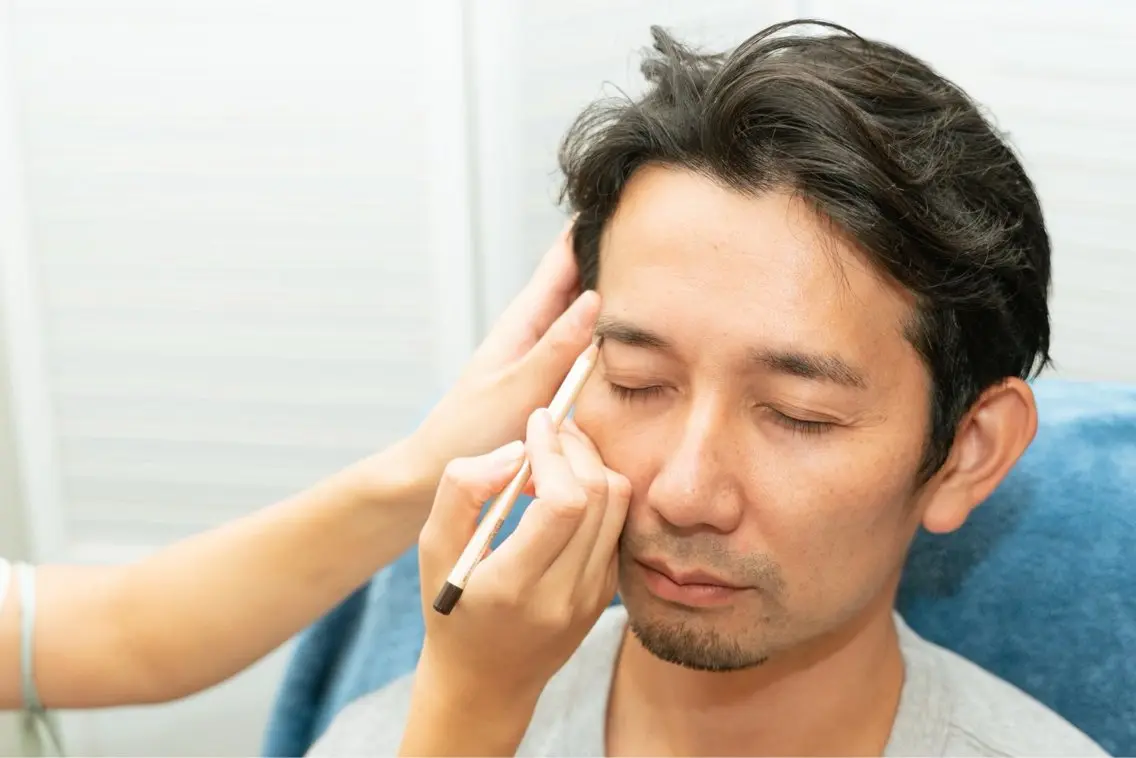 眉毛ケアの写真