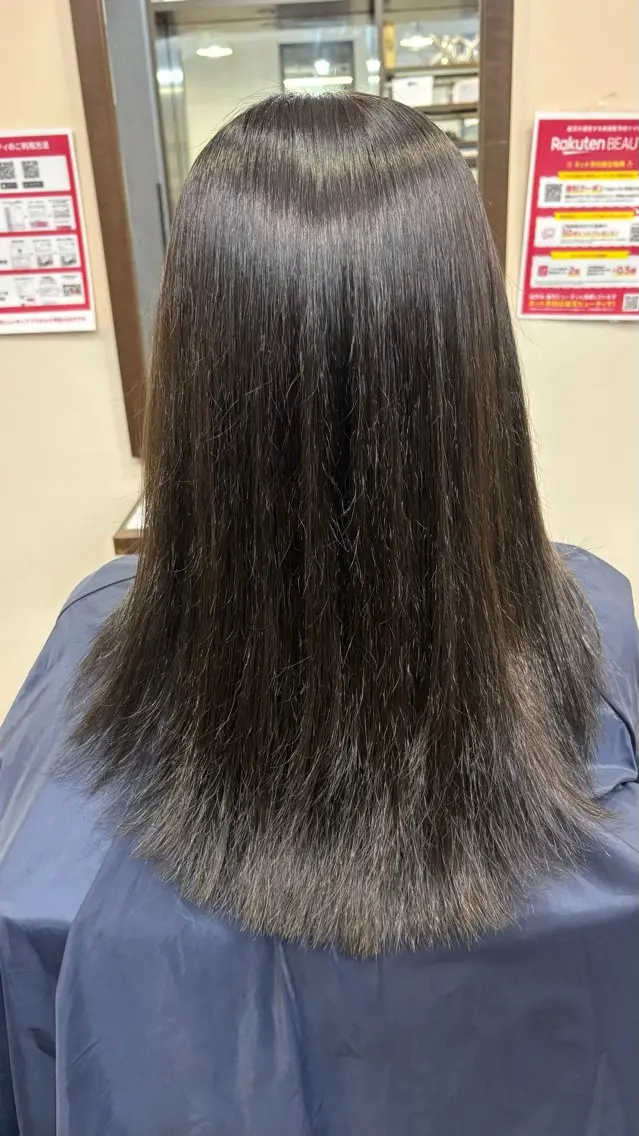 ロング カラー グレージュ ヘアカラー オオミチ ワカナのヘアスタイル