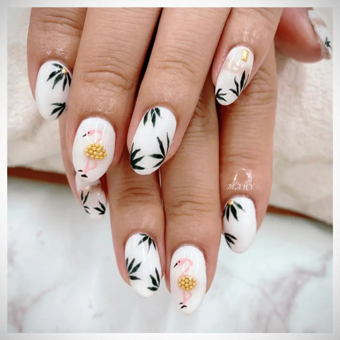 ネイル ニュアンスネイル ワンカラーネイル 夏ネイル ホワイト ハンドネイル Mary nail .narumiのネイルデザイン