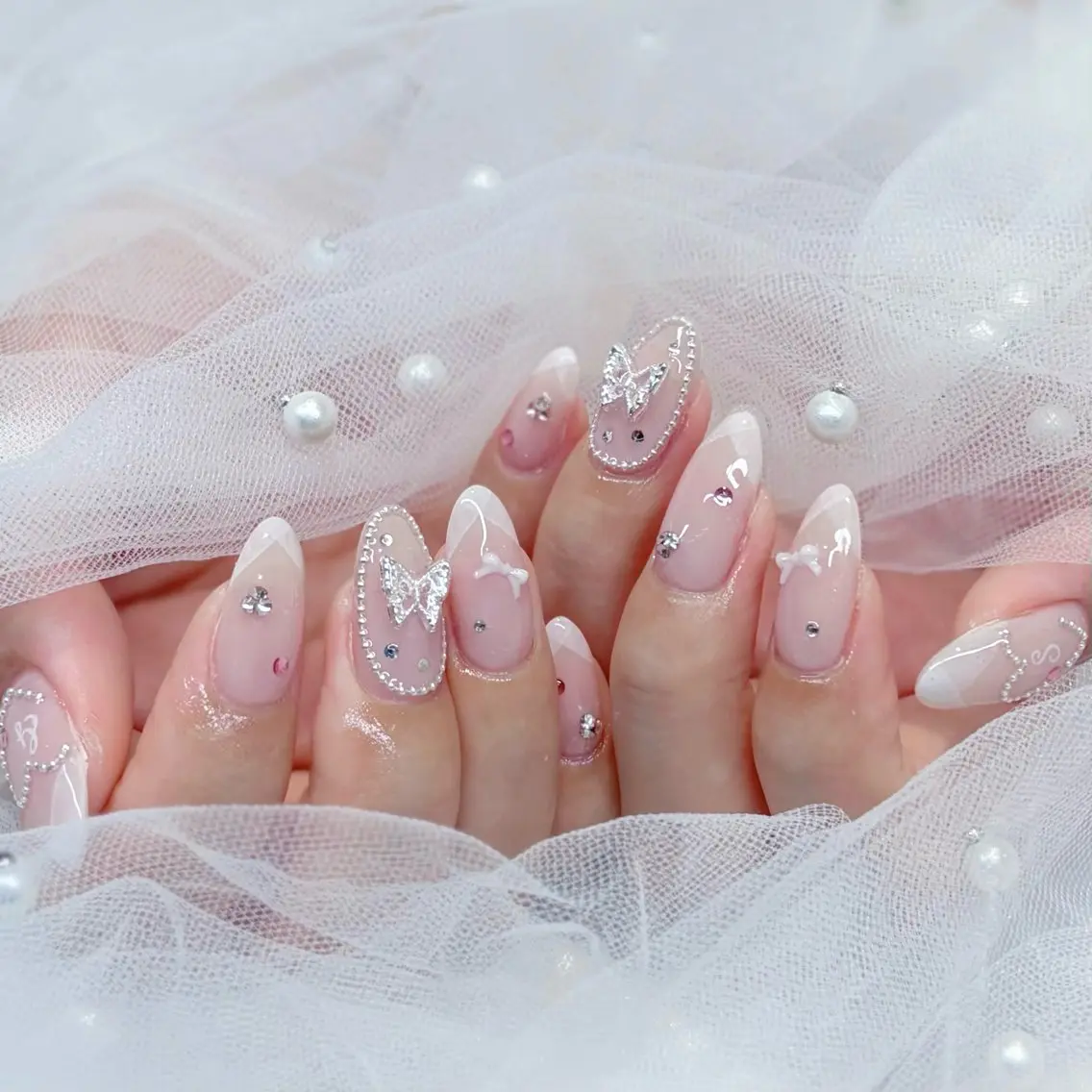 ネイル フレンチネイル キラキラネイル ワンホンネイル ハンドネイル Keli Nail 難波のネイルデザイン