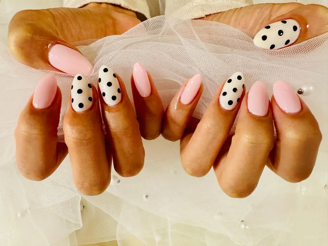 ネイル ドット 持ち込み フットネイル 🌿Nnail🌿 プライベートサロンのネイルデザイン