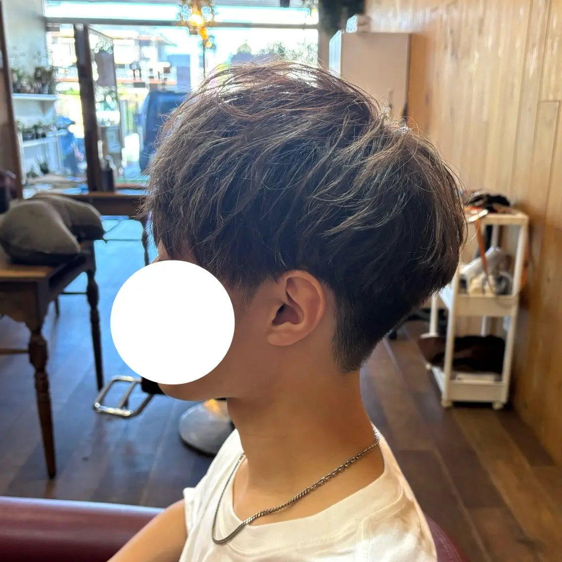 ショート カラー メンズ メンズハイライト マッシュ ベージュカラー ハイライトカラー ハイライト 足立 千咲のヘアスタイル