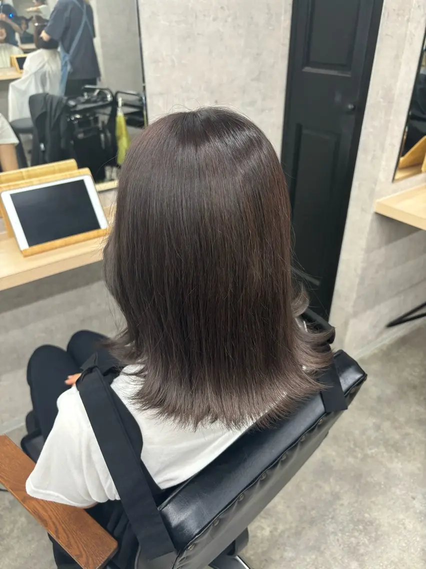 カラー グレージュ 石原 望来のヘアスタイル