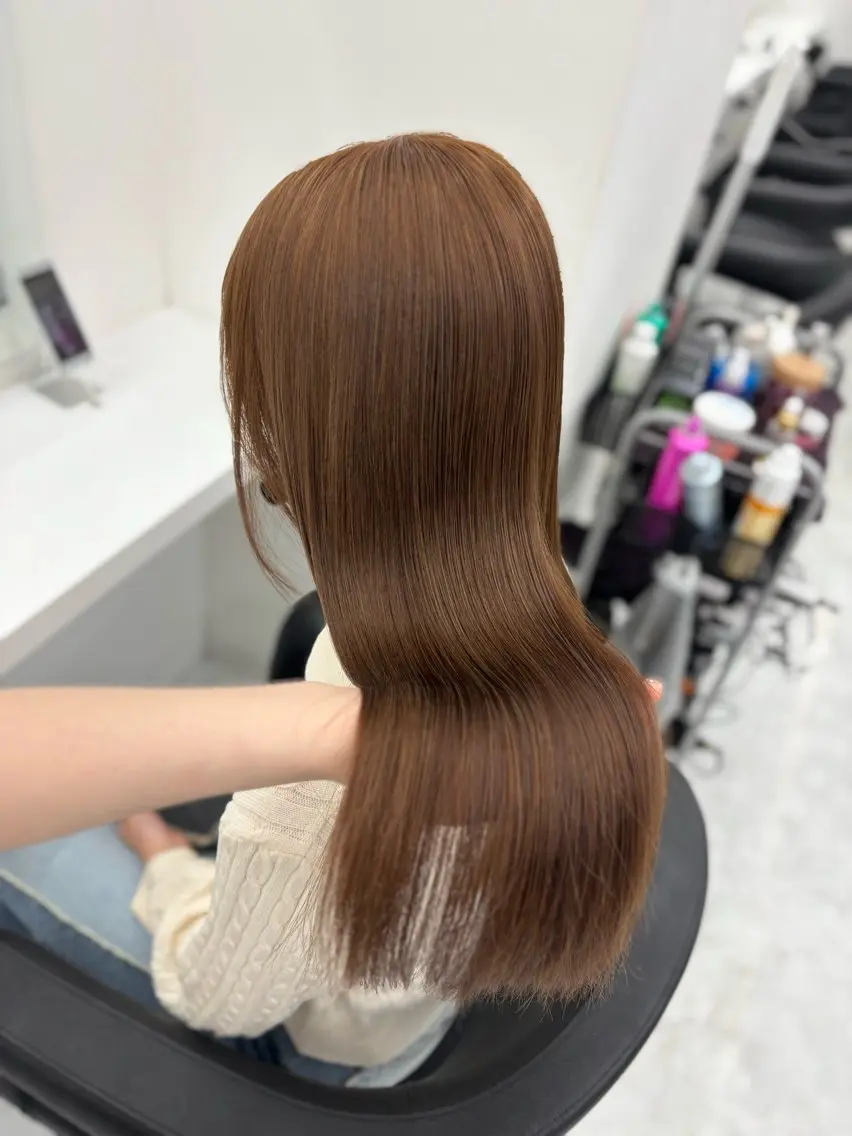 ロング カラー 抜け感レイヤー︴ ニュアンスカラーのヘアスタイル