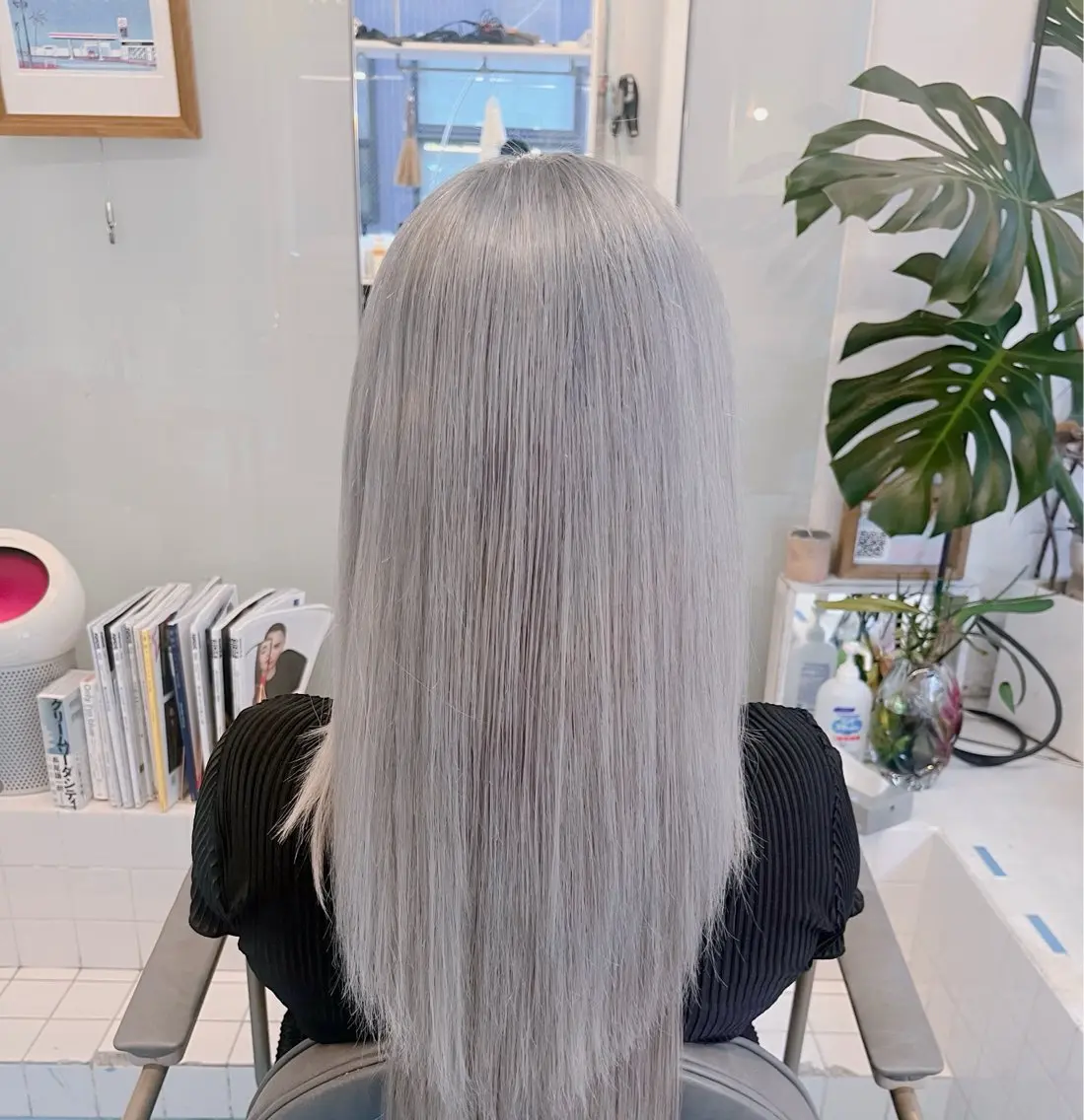 ロング カラー ブリーチ ケアブリーチ シルバー YOKO こりんのヘアスタイル