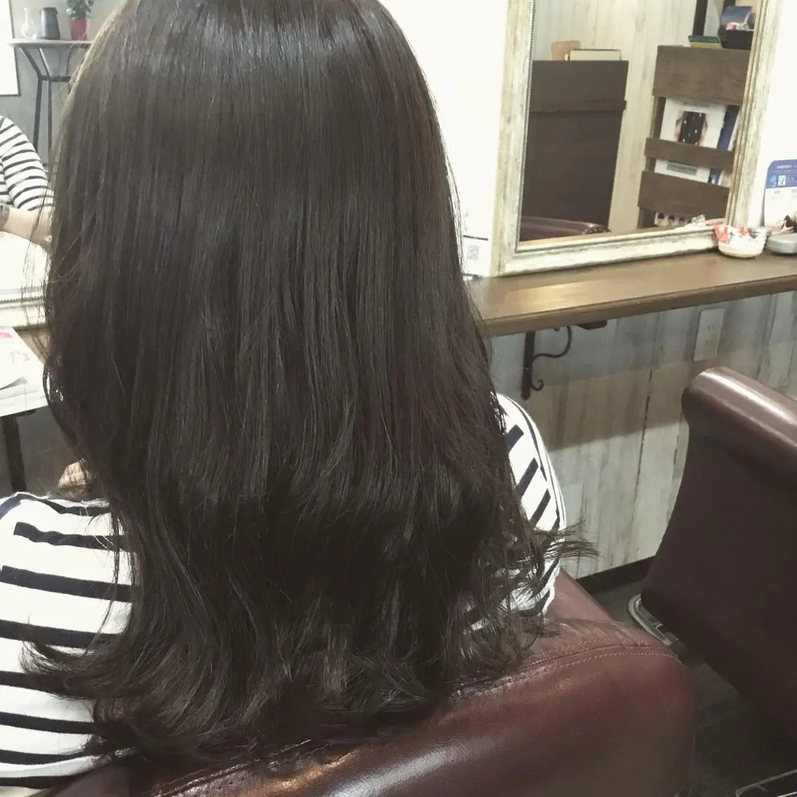 セミロング カラー パーマ 金崎 新吾のヘアスタイル