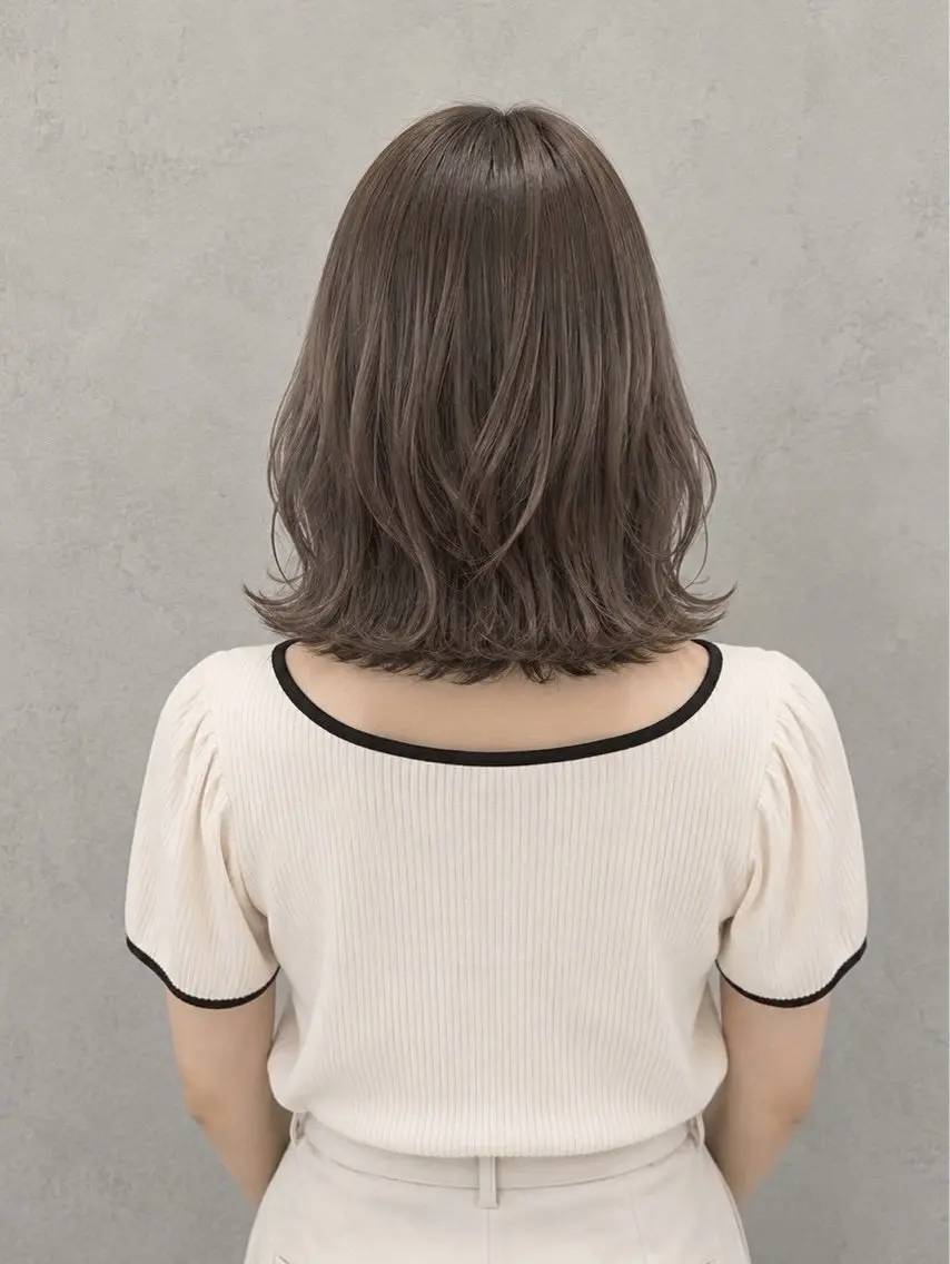 ミディアム カット ヘアカラー トリートメント 🫧透明感カラー /艶髪すなお🧸のヘアスタイル