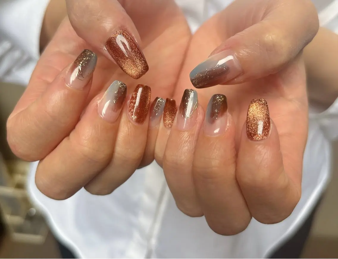 ネイル オーロラネイル フットネイル フレンチネイル ジェルネイル マグネットネイル ハンドネイル mogunail &blowのネイルデザイン