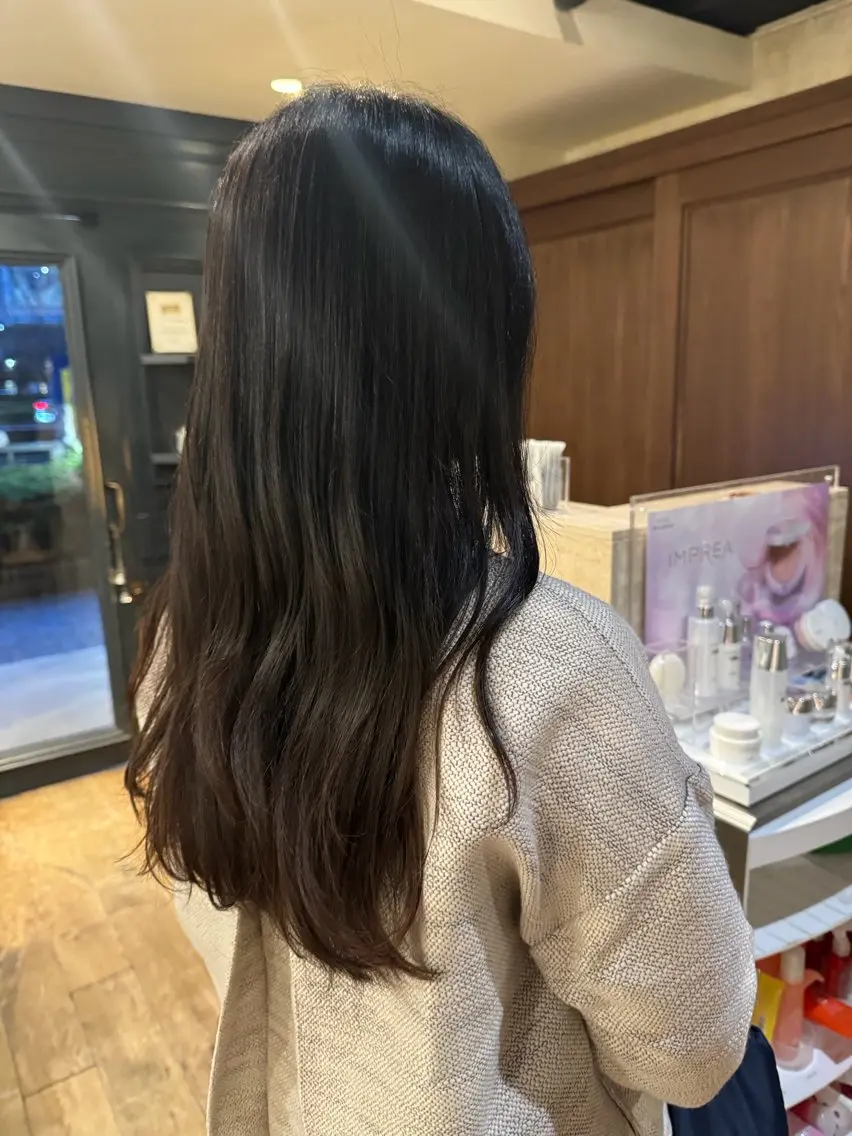 ロング 小松 陽香のヘアスタイル