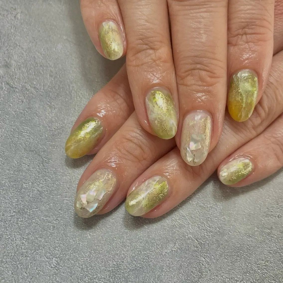 ネイル ブルー ニュアンスネイル 赤色 Nail Salon Beoのネイルデザイン