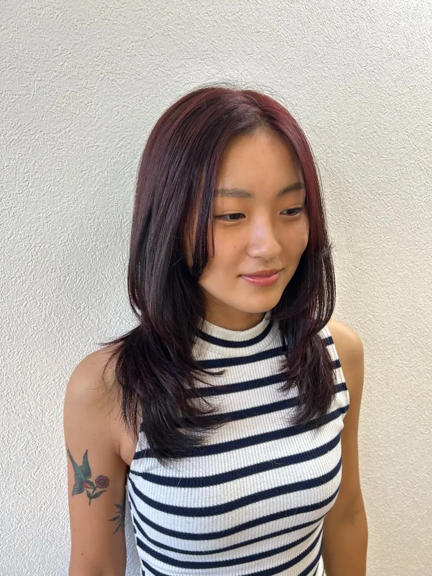ミディアム ﾖｼﾀﾞ ﾕｶのヘアスタイル