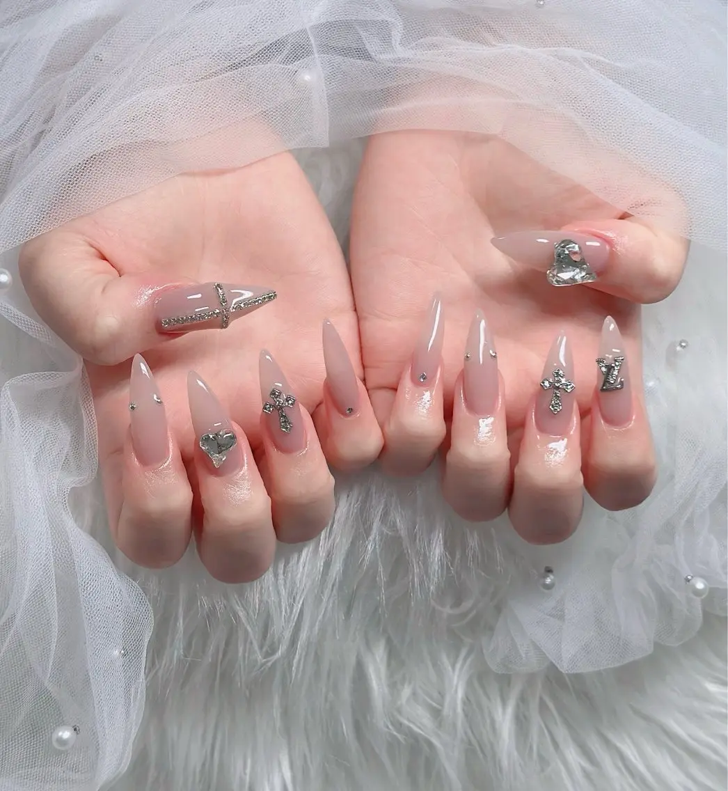 ネイル チークネイル ドット フレンチネイル グラデーション 韓国ネイル ハンドネイル ハンドケア Aria Nail Beautyのネイルデザイン