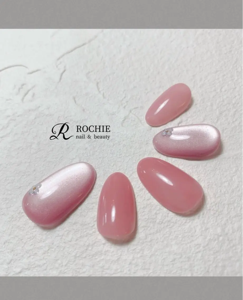 ネイル ROCHIE ロキエ(まなみ)のネイルデザイン