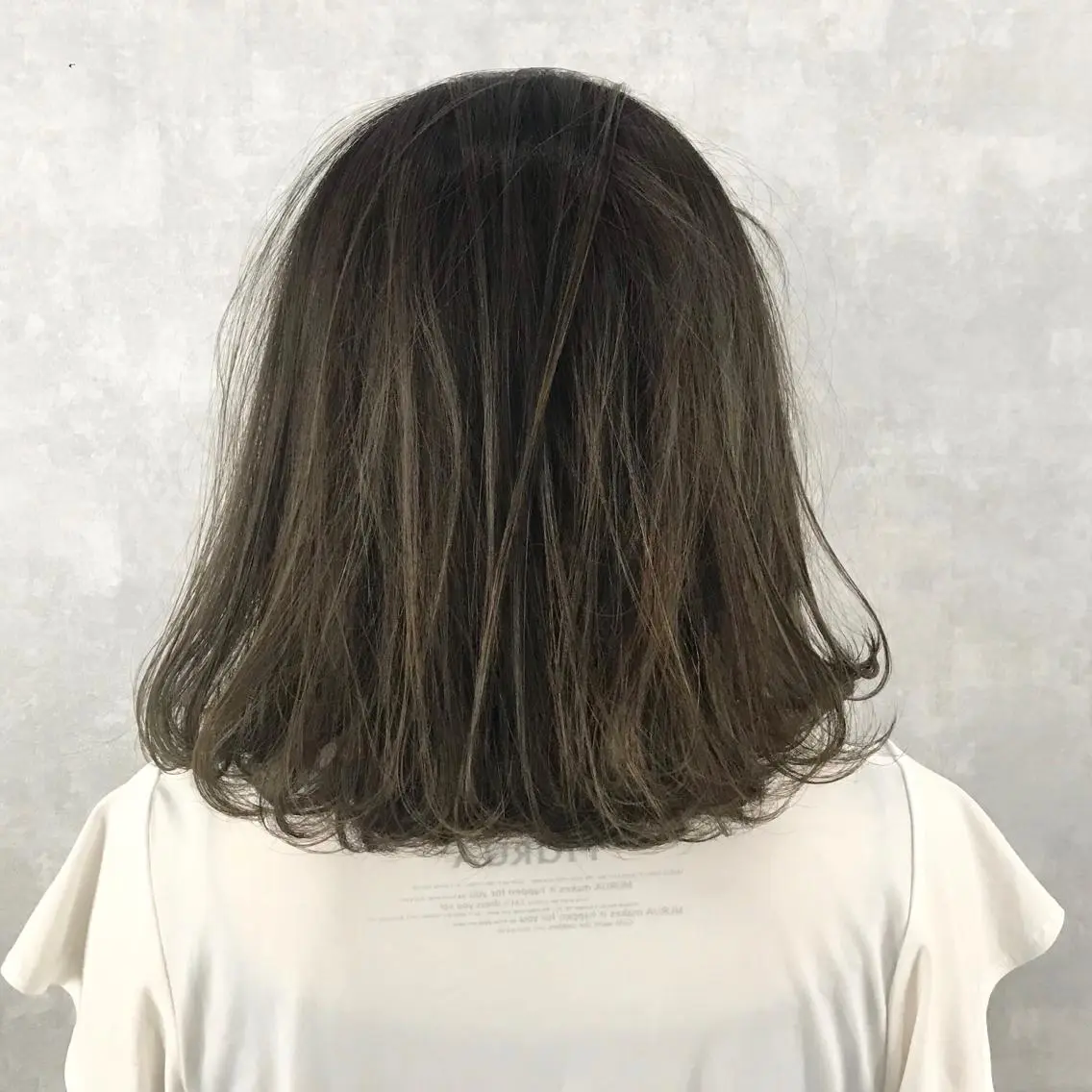 ミディアム カラー アッシュ ブリーチ 透明感カラー ハイライトカラー ハイライト K-POP好き美容師 🇰🇷Kai.Yのヘアスタイル