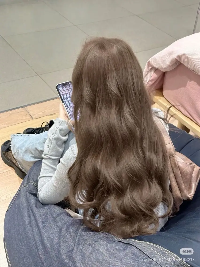ロング カット ヘアカラー 透明感ベージュ×レイ ヤーカット🎀セナのヘアスタイル