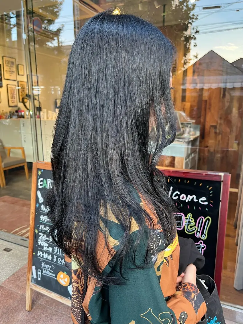 ロング カラー ダークグレー カット ヘアカラー トリートメント レイヤーカット🌈 透明感カラー🌷ユリのヘアスタイル