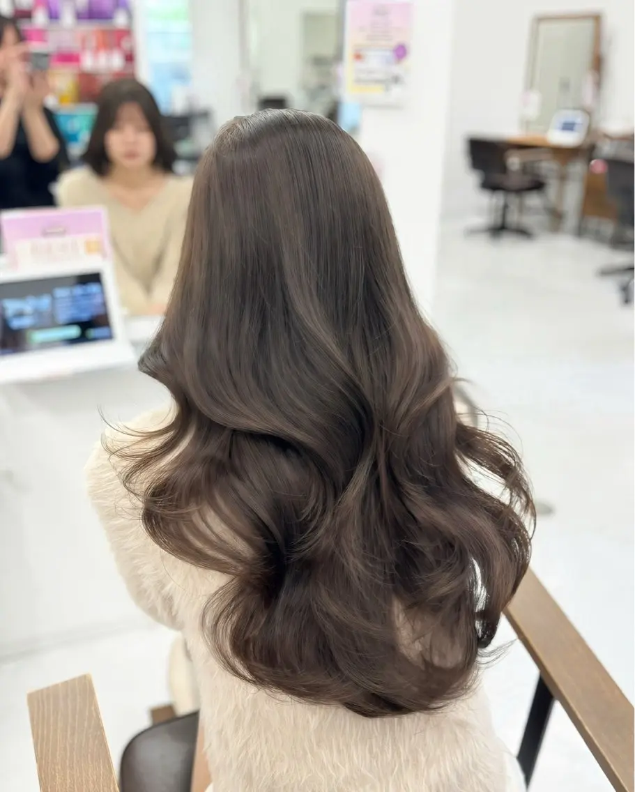 ロング koharu / 梅田茶屋町のヘアスタイル