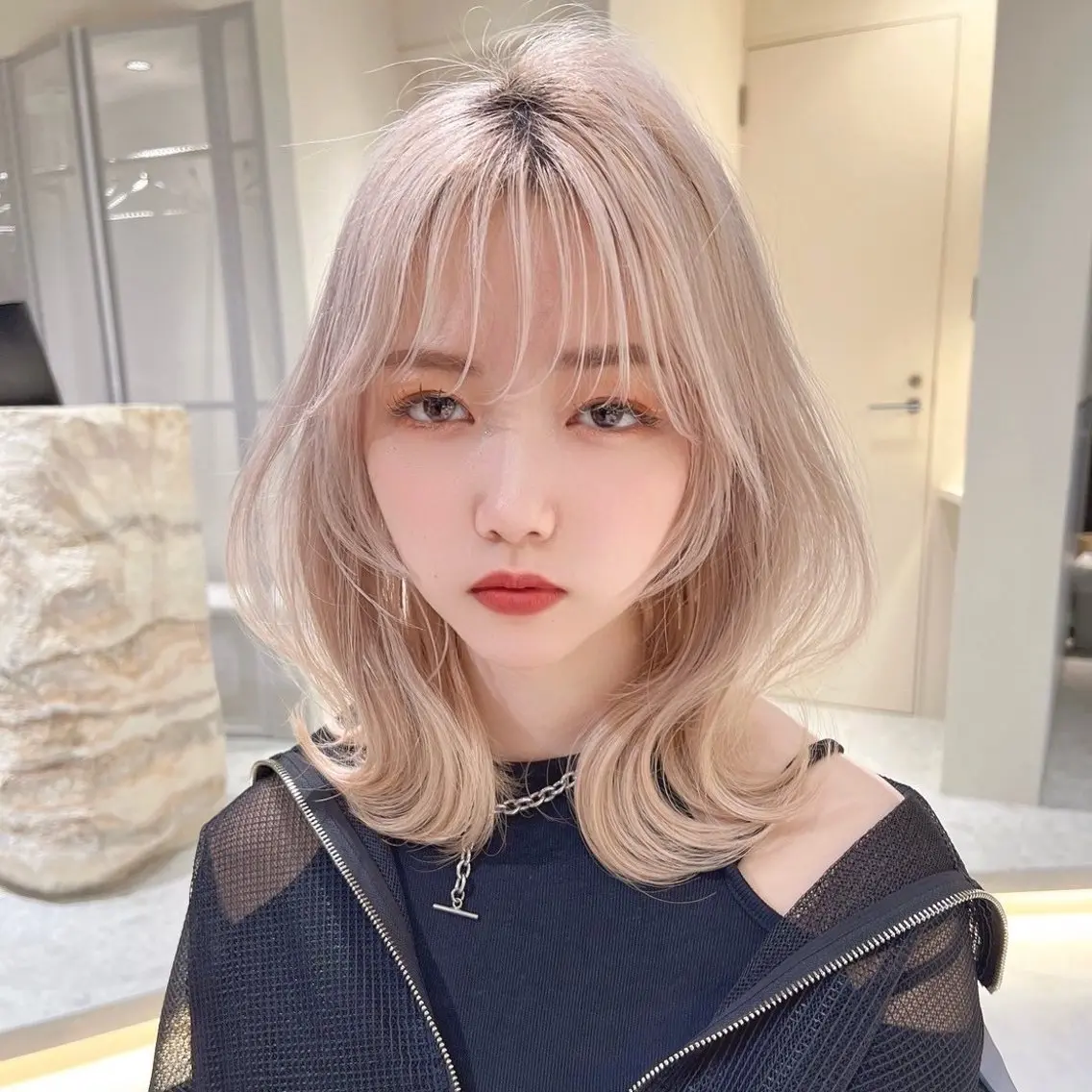 セミロング カラー ヘアカラー トリートメント Lond Le'a /ハイトーンカラーのヘアスタイル