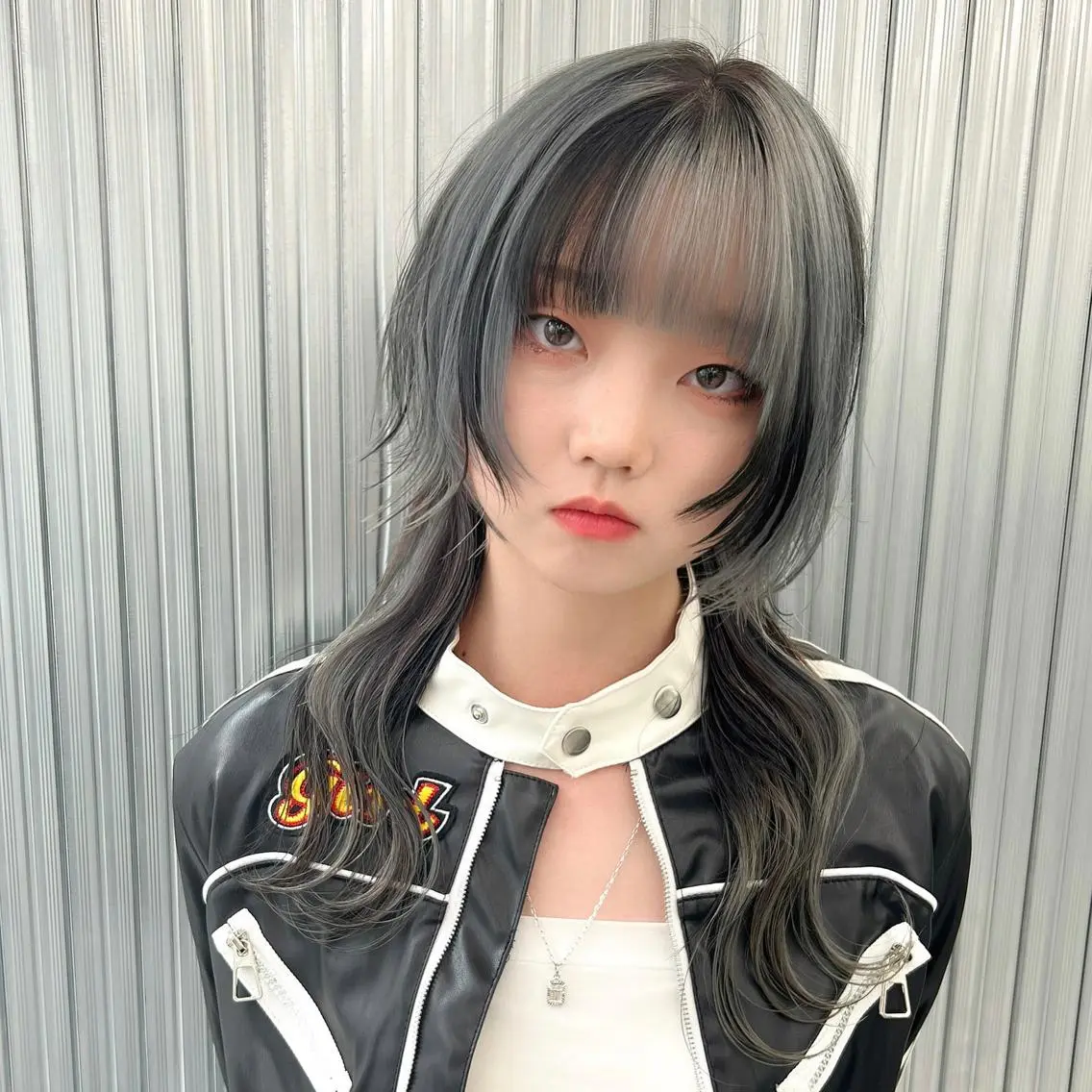 セミロング ウルフカット 小倉 浩士のヘアスタイル