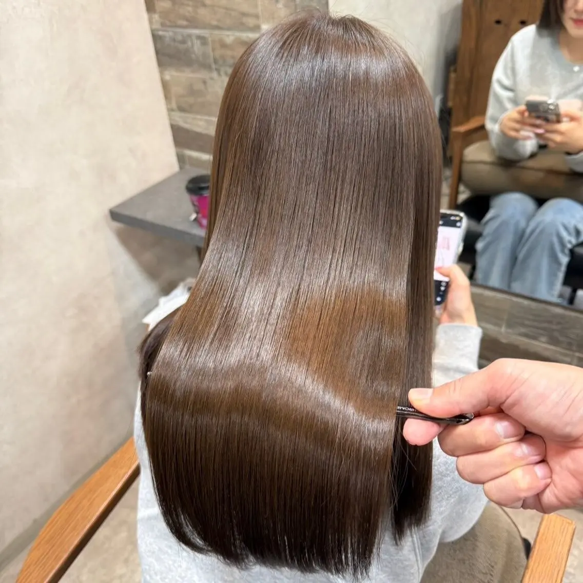 セミロング カット 縮毛矯正 トリートメント RIENS xreaのヘアスタイル