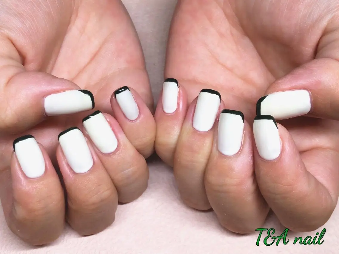 ミディアム ネイル フレンチネイル ジェルネイル スカルプネイル T&A nailのネイルデザイン