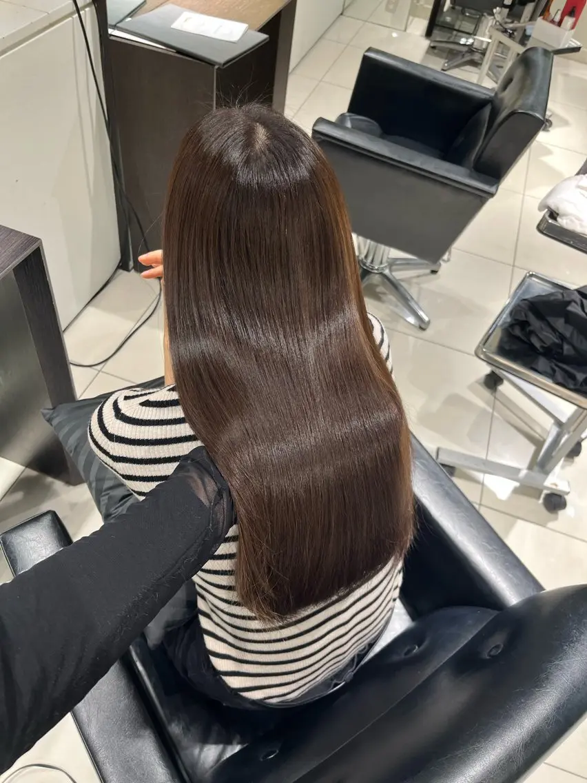 ロング カラー レイヤー×艶髪🤎. 𝜗𝜚hitomiのヘアスタイル