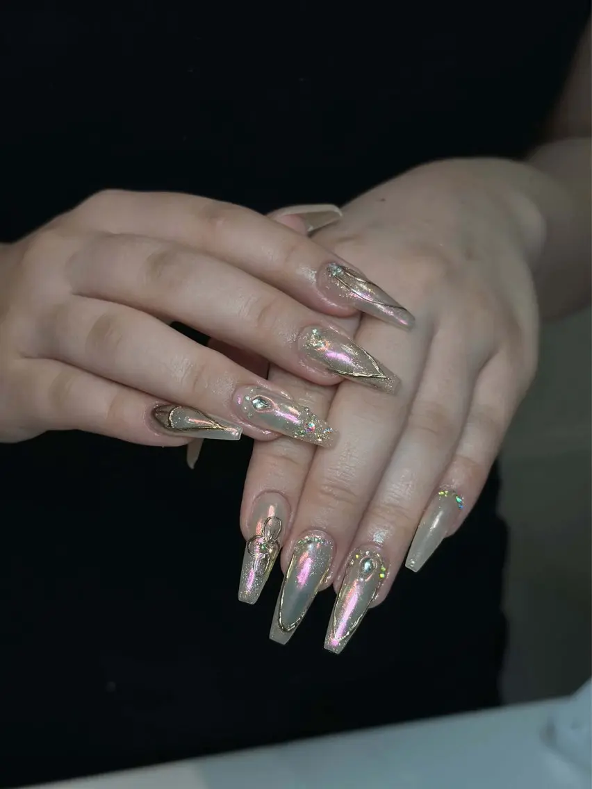 ネイル チークネイル ドット フレンチネイル グラデーション ハート ハンドネイル Julli NailStudioのネイルデザイン