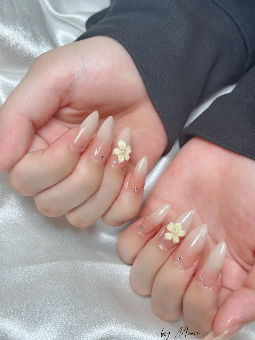 ネイル フラワーネイル 氷ネイル・うるうるネイル シンプルネイル Moon Nailsのネイルデザイン