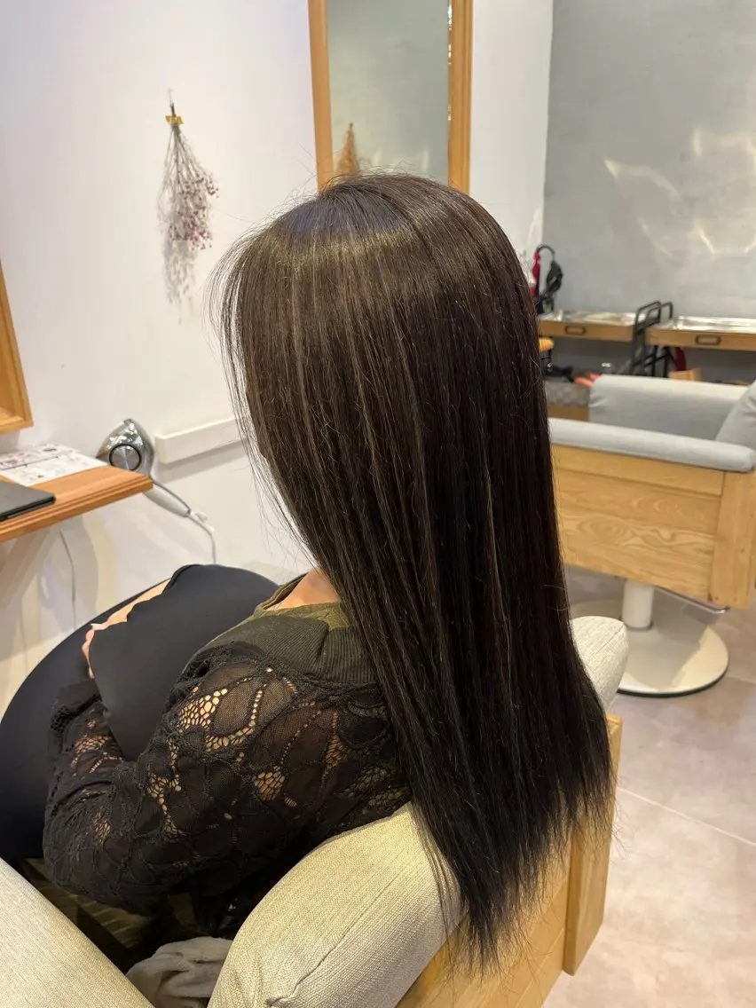 ロング カラー ハイライトカラー ハイライト 倉垣 唯のヘアスタイル