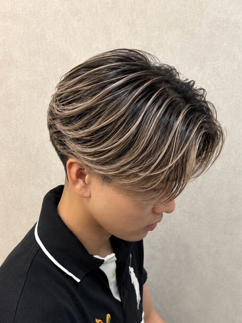カラー メンズ メンズバレイヤージュ バレイヤージュ ブロンド ヘアカラー バレイヤージュ特化｜ Takuのヘアスタイル