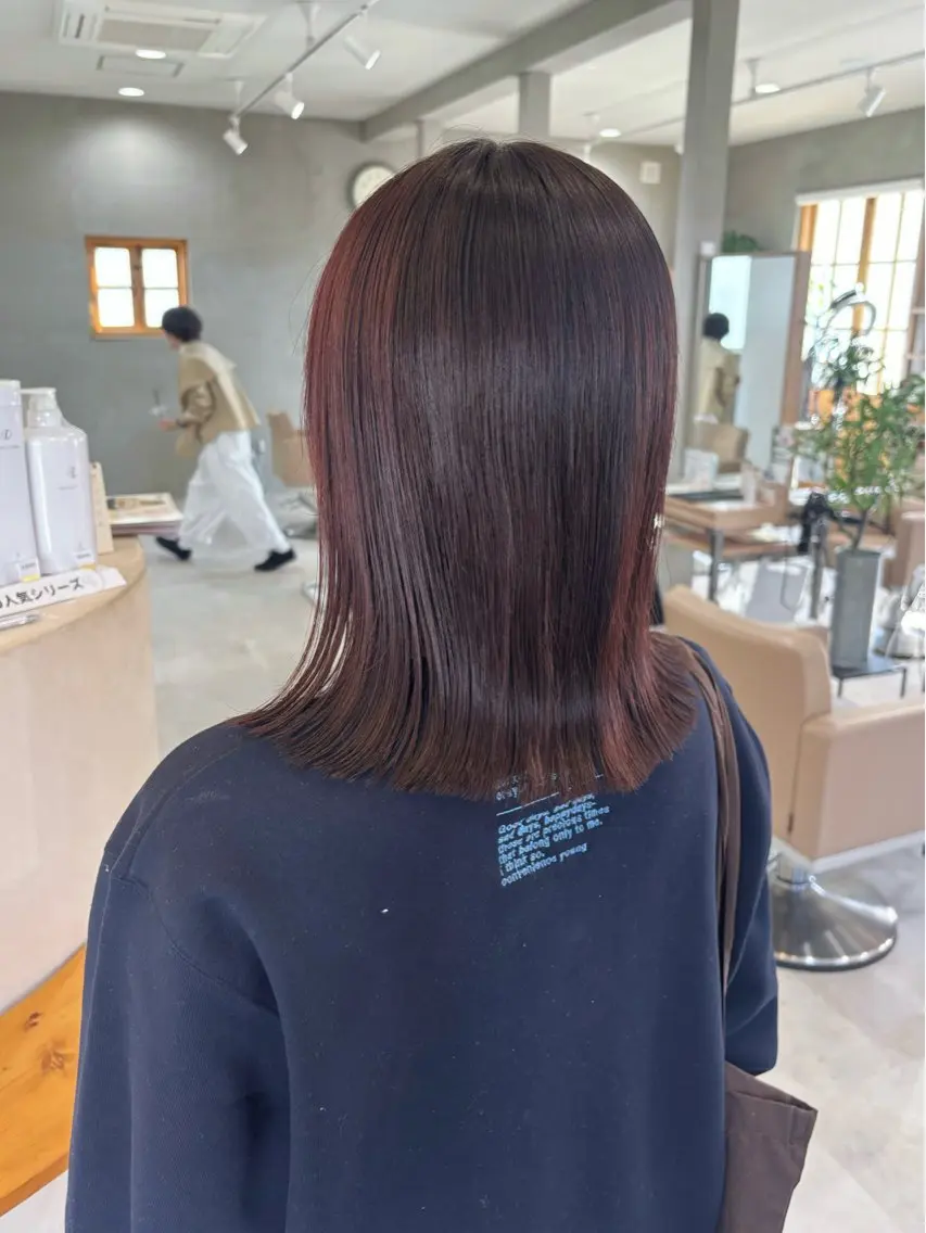 ミディアム ボブ 外ハネヘア カット ヘアカラー トリートメント 真弓 理沙/艶カラーのヘアスタイル