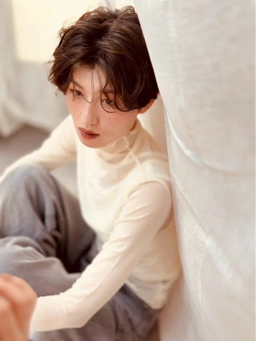 ショート カット ヘアカラー 岡野 真歩のヘアスタイル