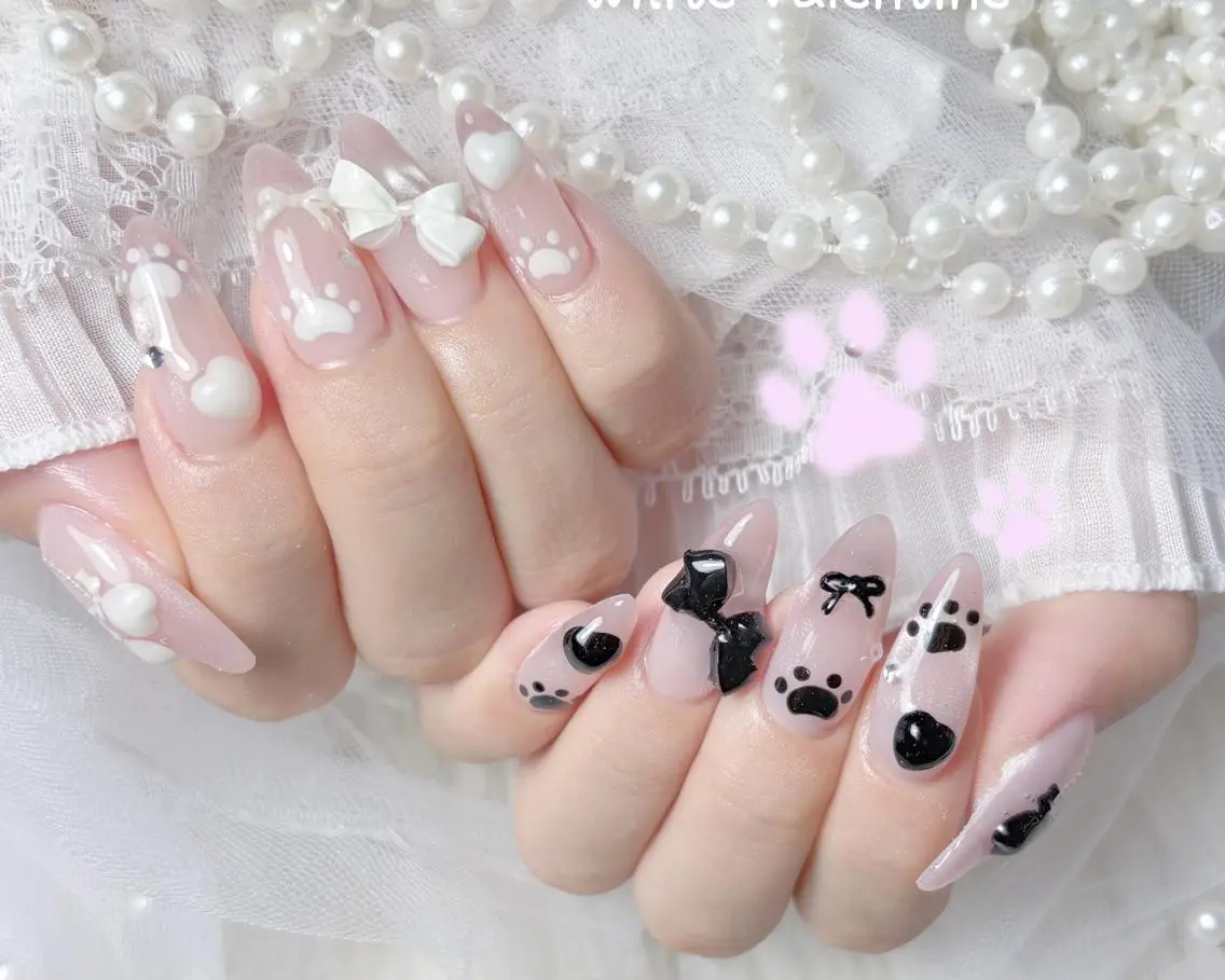 ネイル オーロラネイル 長さ出し フレンチネイル ガーリー キラキラネイル リリ 奈🎀のネイルデザイン