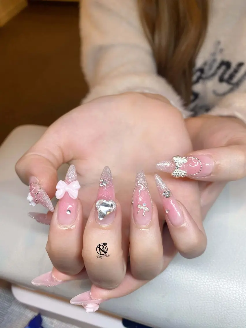 ネイル ボルドー ブラウン チークネイル ドット フットネイル ハンドネイル Ruby Nail 霞ヶ関店のネイルデザイン