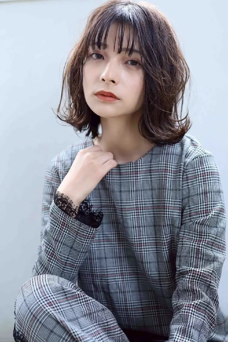 ミディアム 川瀬 由詩のヘアスタイル