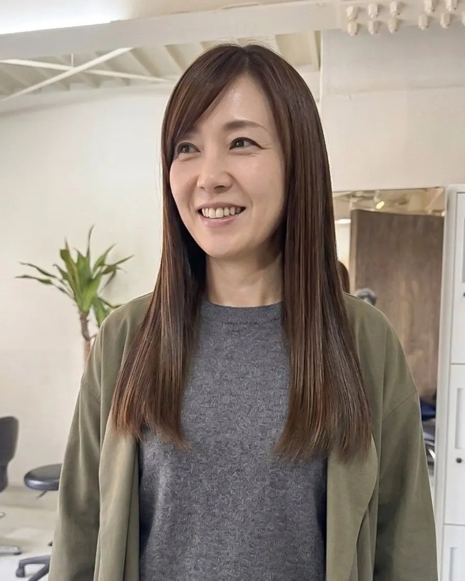 ロング カラー カット ヘアカラー トリートメント 桃木 杏奈のヘアスタイル