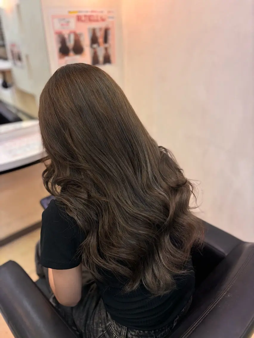 ロング カラー バレイヤージュ グレージュ ハイライトカラー ハイライト レイヤーカット 🐥長木 ゆかり🐥 ショートモデル募集のヘアスタイル