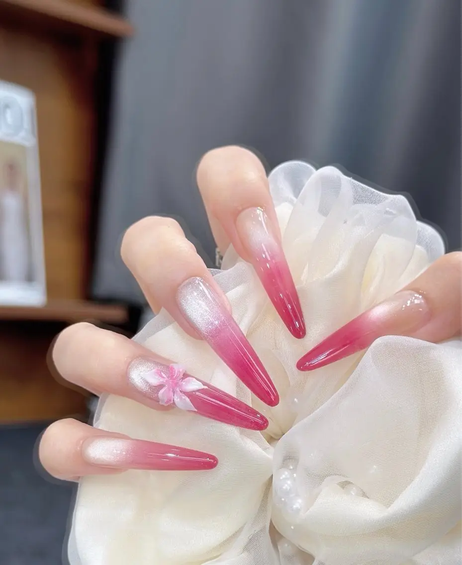 ネイル フレンチネイル ラメ(グリッター) ラメグラデーション マグネットネイル 持ち込み Unicorn Nail原宿表参道のネイルデザイン