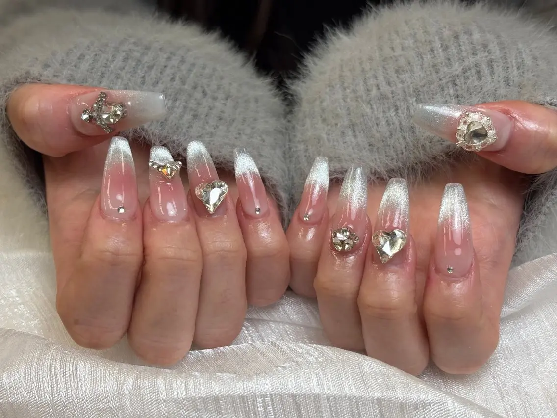 ネイル グラデーション キラキラネイル ワンカラーネイル 冬ネイル Jenn Nail Salonのネイルデザイン