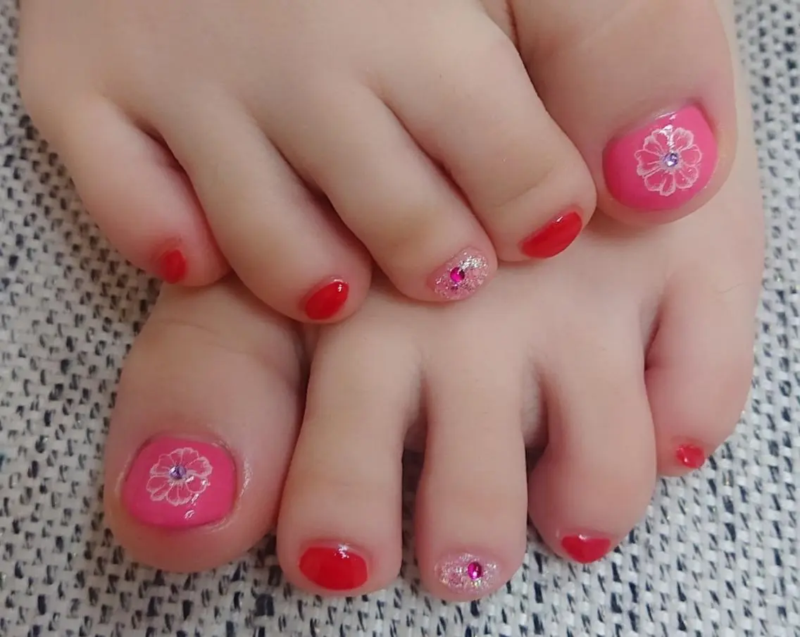 ネイル 🍒当日もOK🍒 𝑳𝑼𝑵𝑨花井のネイルデザイン